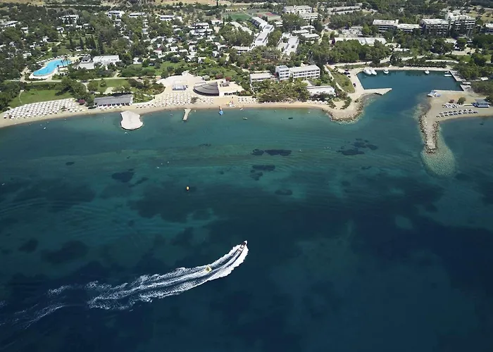 Курортный комплекс Hydra 5*