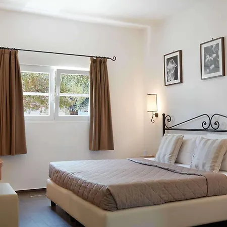 Hydra Resort